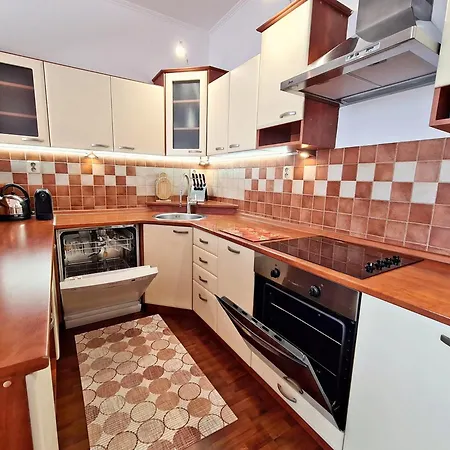 Cozy Lair Apartment Kosice